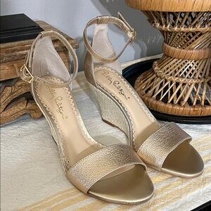 Lillygold01  Lilly Pulitzer Bridgette gold metallic wedge sandal Sz 7